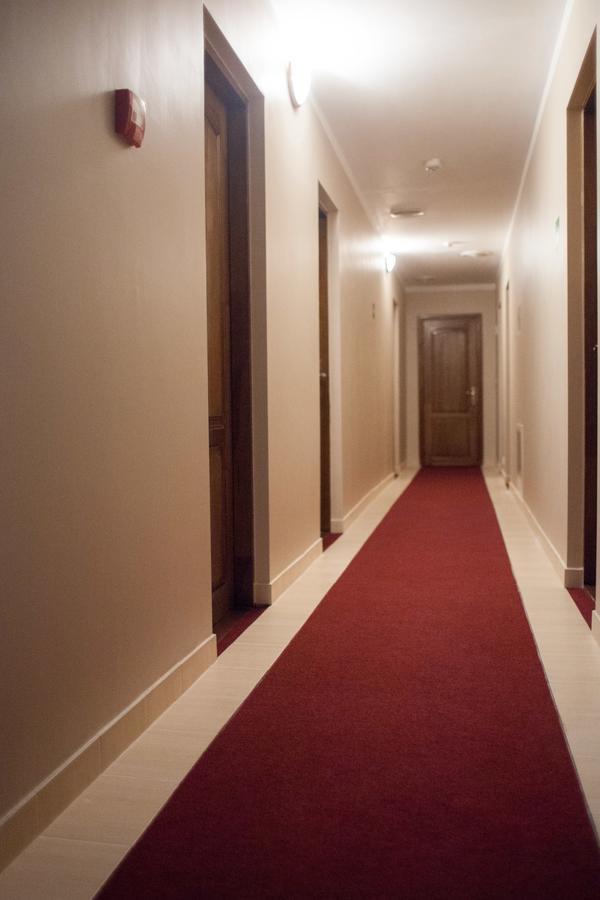 Atlant Hotel Ujhorod Exterior foto
