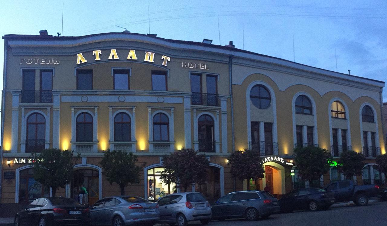 Atlant Hotel Ujhorod Exterior foto